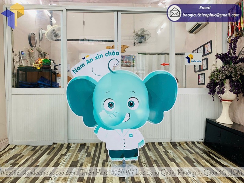 Lên ý tưởng thiết kế cho standee nhân vật hoạt hình
